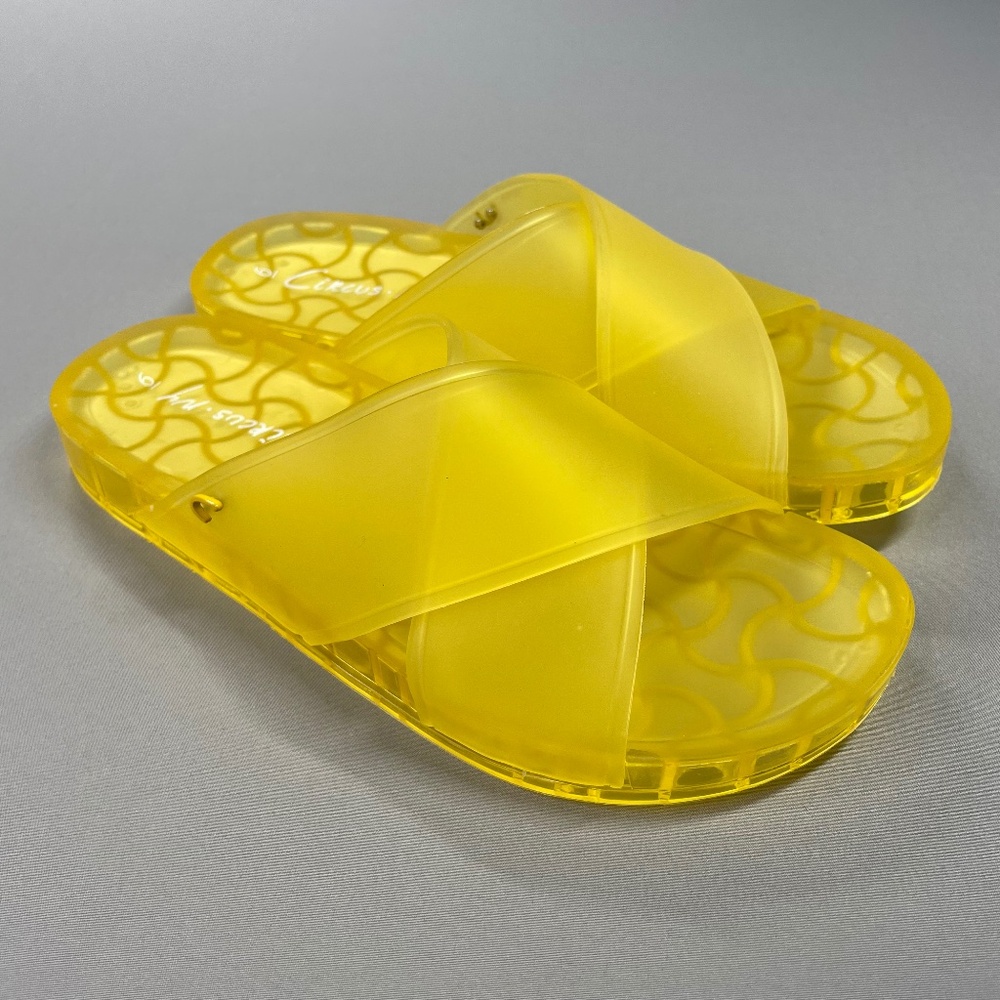 NEW Circus Sam Edelman Shoes Womens 6 yellow Jaylee rubber flip flop sandals